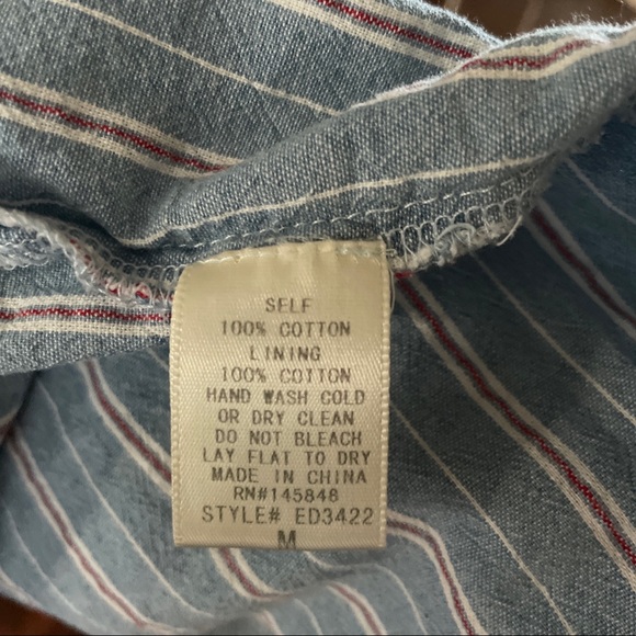 NWOT - Everly - denim-ish striped dress with side slits bow tie & button front - Picture 5 of 7